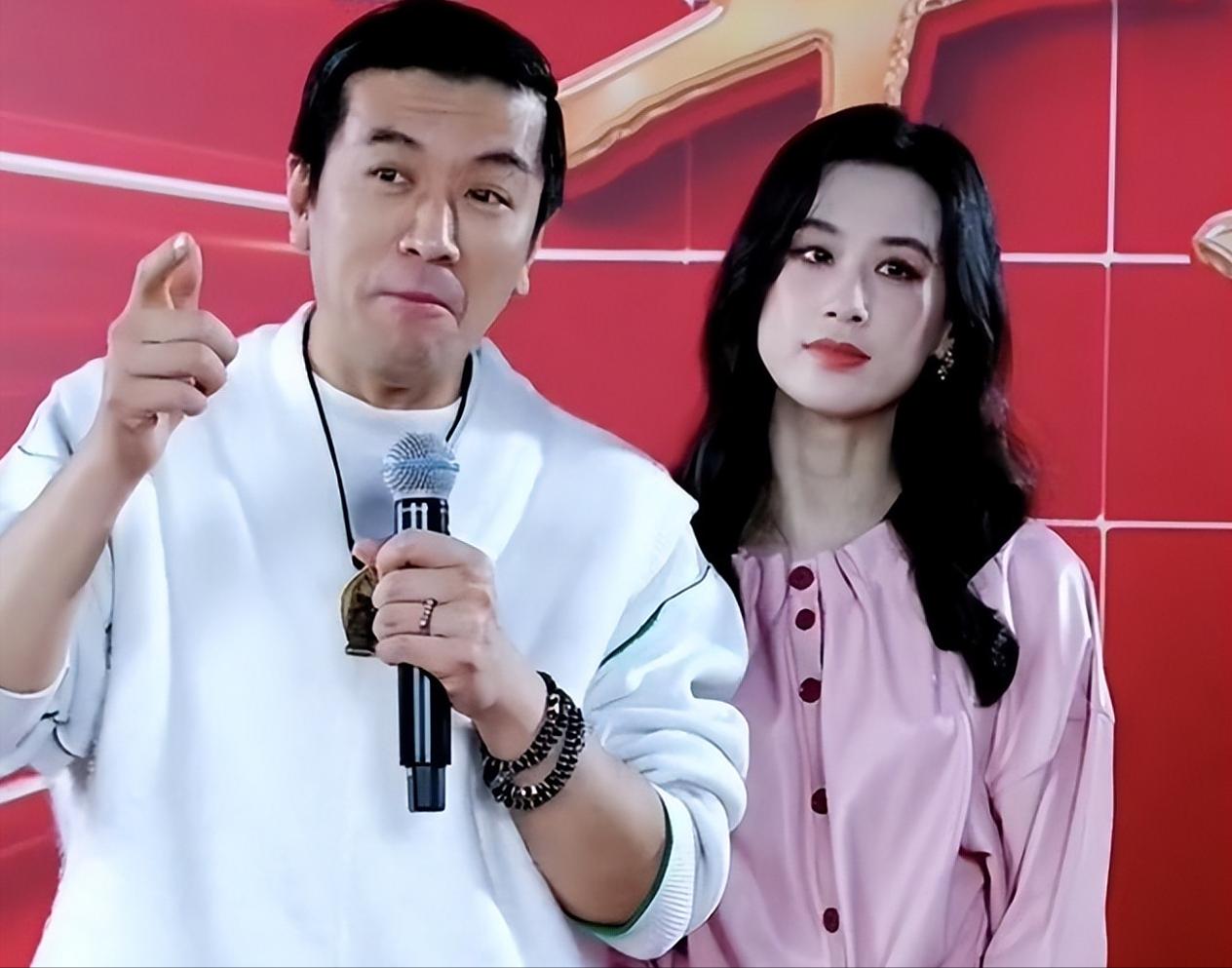 离婚8个月杨子带陶虹女儿走黄圣依老路，网友：老毛病又犯