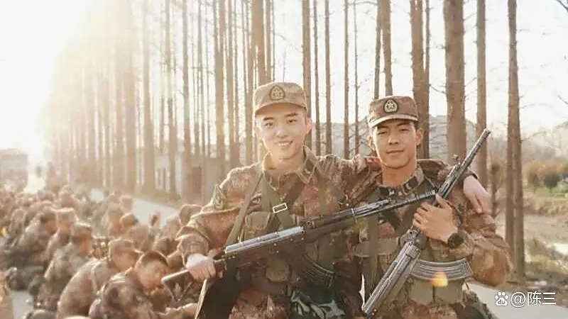 搭档于和伟没红，搭档辛柏青没火，《命悬一生》搭档黄轩终于红了