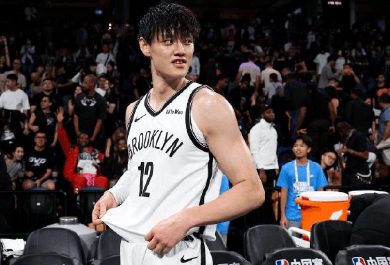 徐静雨：曾凡博数据差但没办法，若NBA轻易立足也不显珍贵了