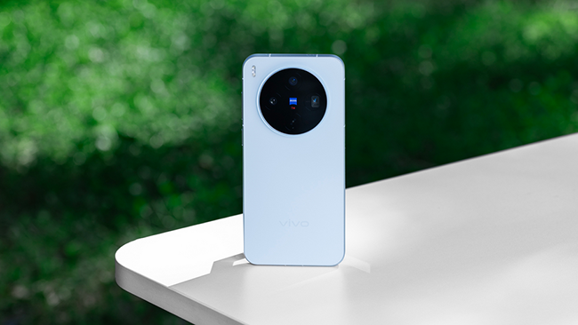 我们造出了一台“核舟”手机：vivo X300的方寸旗舰梦