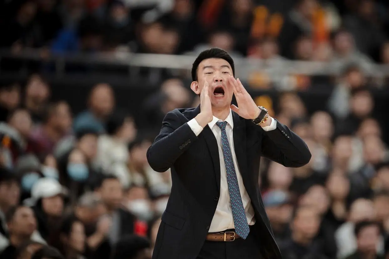 CBA20队新帅公布大变样，洋帅告别潮仅剩三人，少帅扎堆两人成下课热门候选