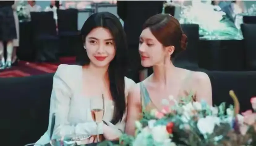 《许我耀眼》中方蕾角色引热议，钟雅婷以美貌逆风翻盘