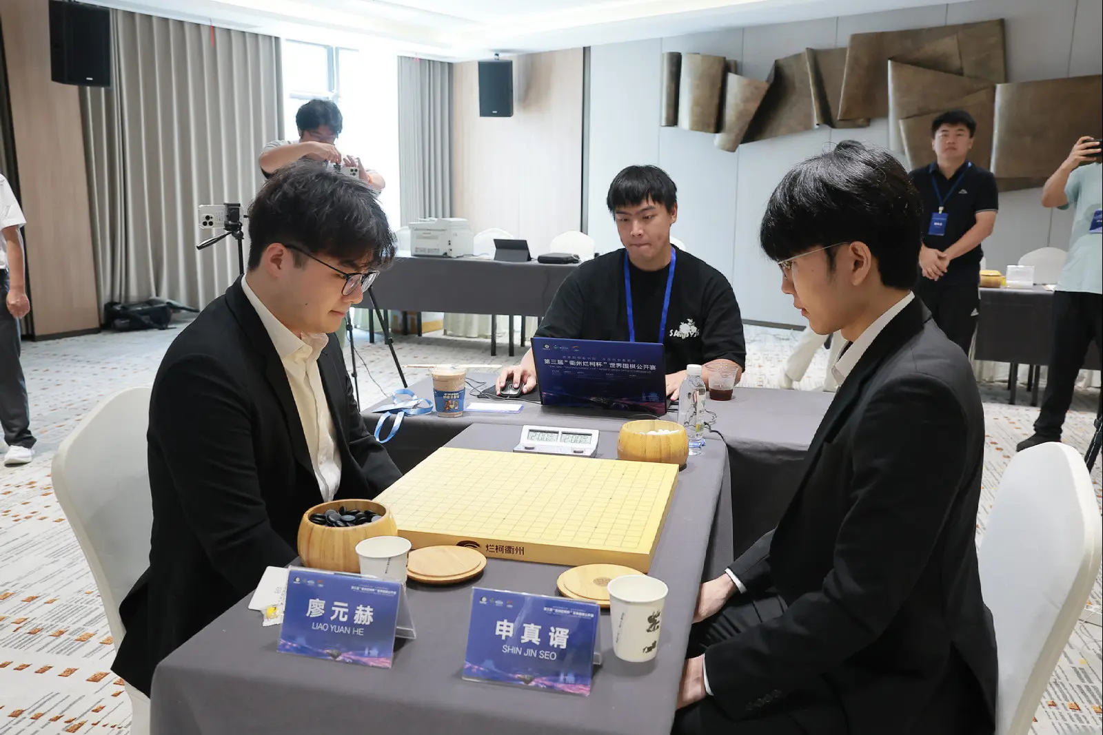 10月13日崔精胜仲邑堇 刘宇航负王春晖 14日党毅飞再战申真谞