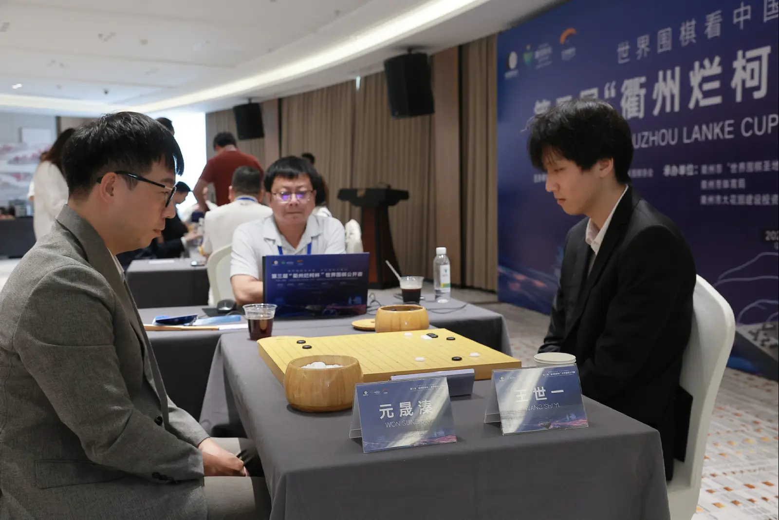 10月13日崔精胜仲邑堇 刘宇航负王春晖 14日党毅飞再战申真谞