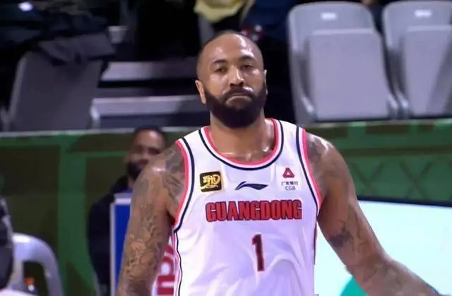 回归CBA悬了？吉伦沃特处罚公布，广东男篮连带受罚