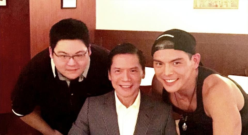 向太首谈小儿子向佑打人坐牢，后悔给太多钱把他惯坏：现在不给钱就威胁我们