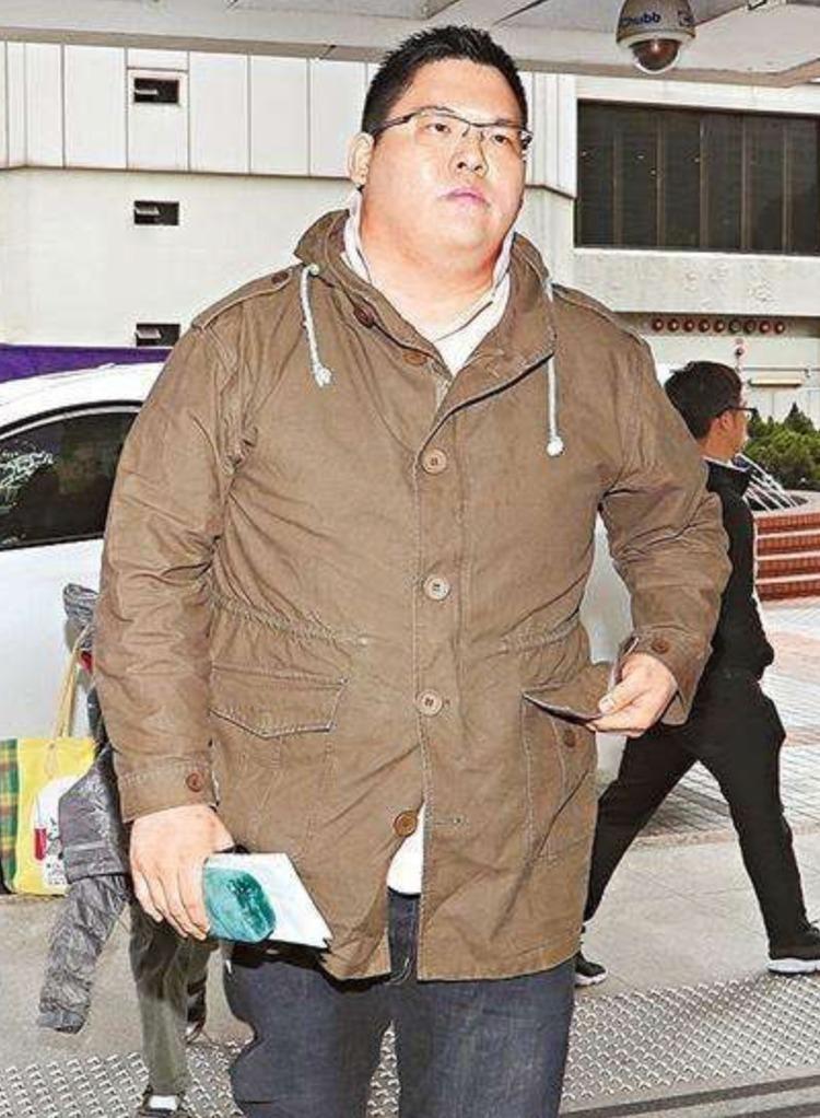 向太首谈小儿子向佑打人坐牢，后悔给太多钱把他惯坏：现在不给钱就威胁我们