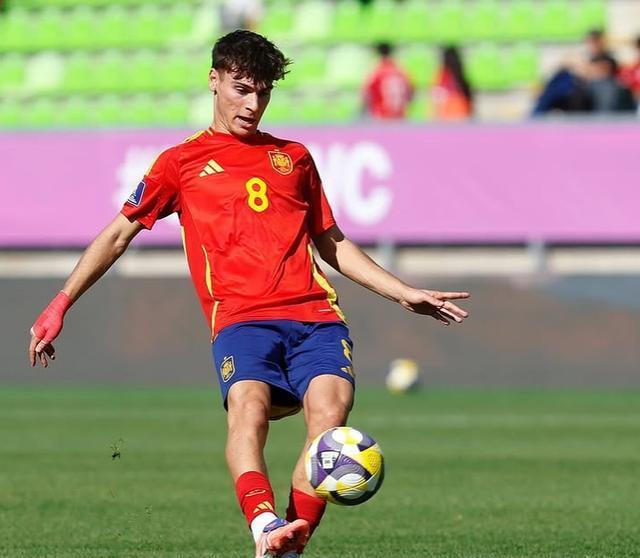 看完他在U20世界杯的表现，才懂巴萨为何会对他如此着迷