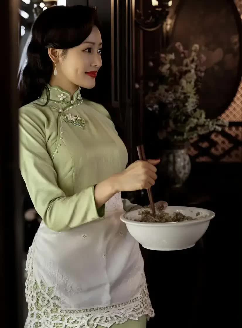 张天爱《守护者们》旗袍造型惊艳 东方美学巅峰演绎！