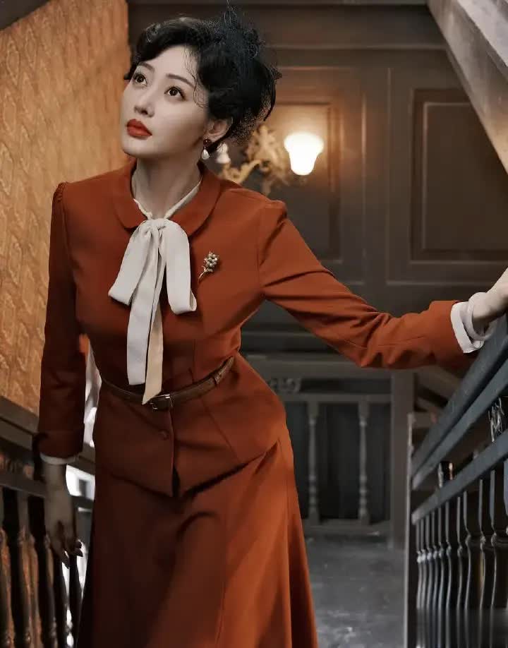 张天爱《守护者们》旗袍造型惊艳 东方美学巅峰演绎！