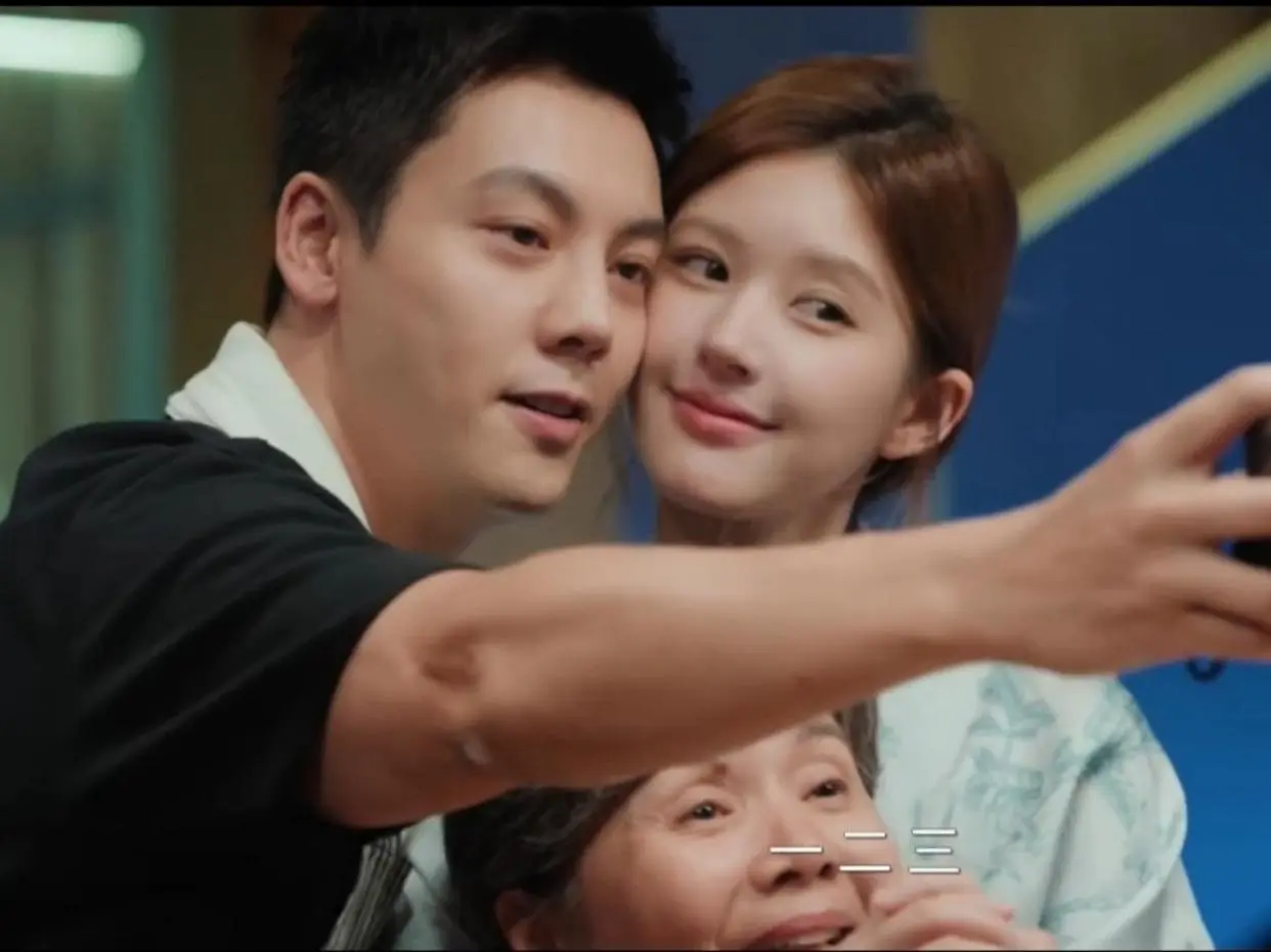 零宣发创首播最高记录，不是《许我耀眼》爆了，是观众清醒了？