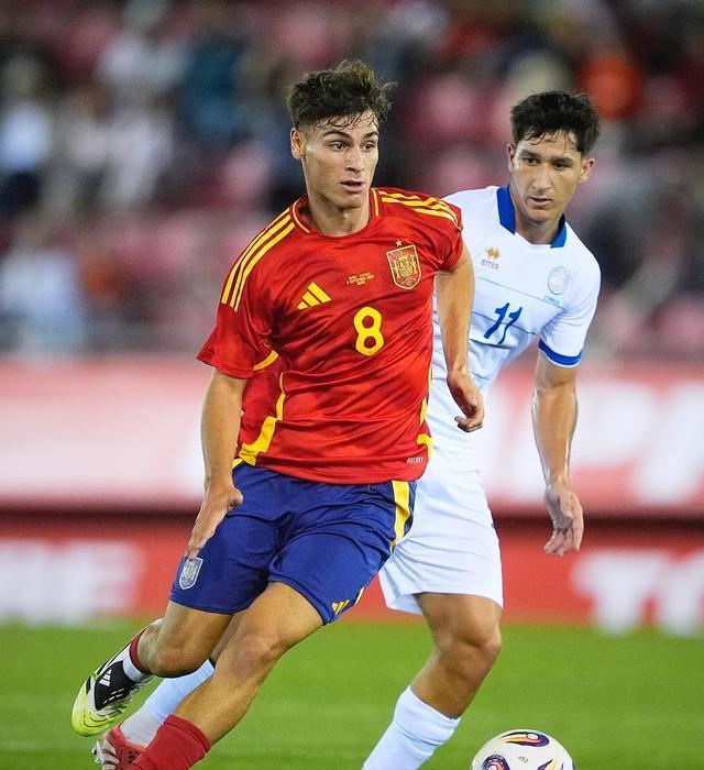 看完他在U20世界杯的表现，才懂巴萨为何会对他如此着迷