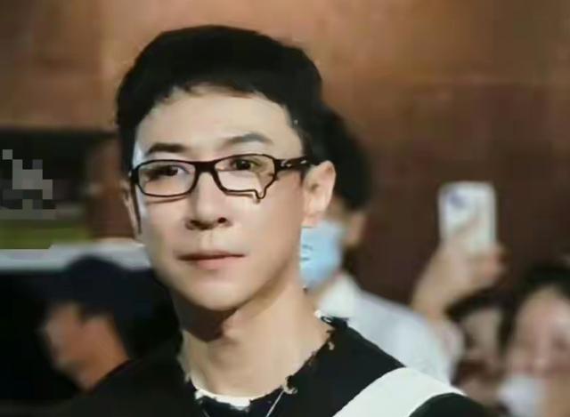 董璇也没想到，张维伊会因为在活动中一个意外举动，实现口碑暴增