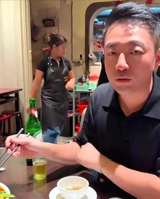 汪小菲返台带马筱梅和岳父母聚餐，消费2300元，箖箖正脸神似大 S