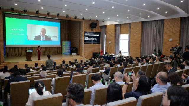 首届世界绿色设计大会开幕 “全球健康生活环境报告”发布