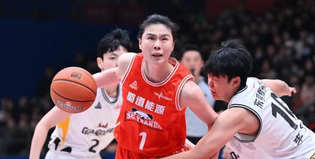 93比45狂胜48分！女篮霸主豪取8连胜晋级：王思雨12分4板李梦0分