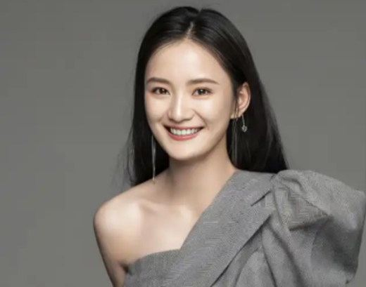 演员馨子回应不拍戏，直言没流量没热度还遭整容暗示！