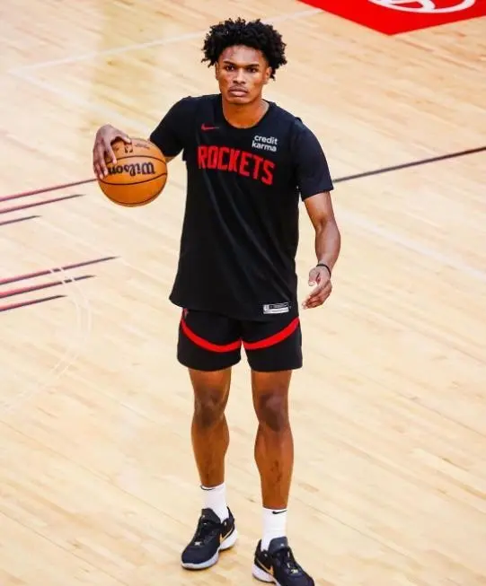 火箭队3连胜！乌度卡主动变阵，大个首发亮相，21岁射手沦为替补