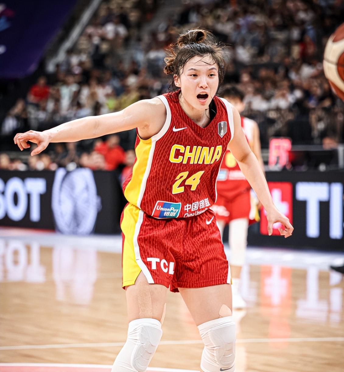两战49+20：27岁女篮投手蜕变为超巨 宫鲁鸣选她真没走眼