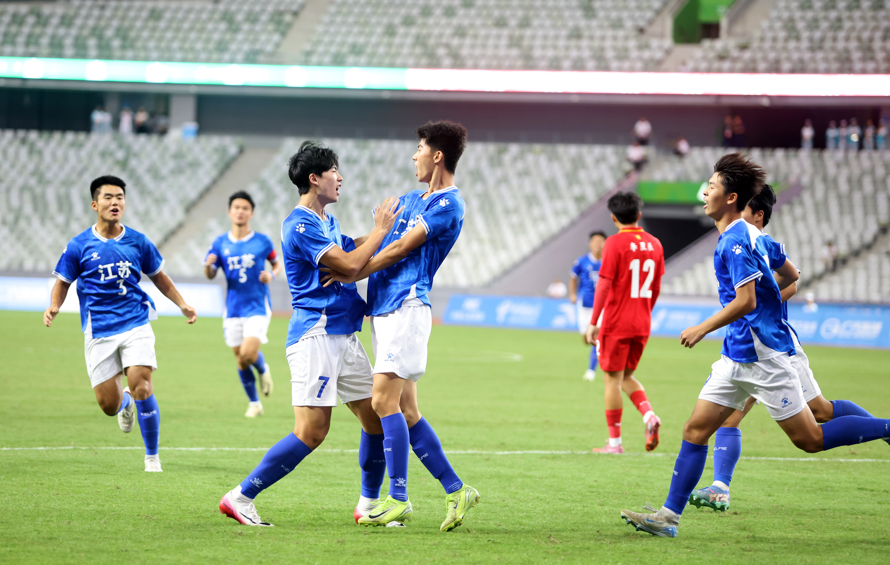 进球啦！ 南方+ 何俊 拍摄