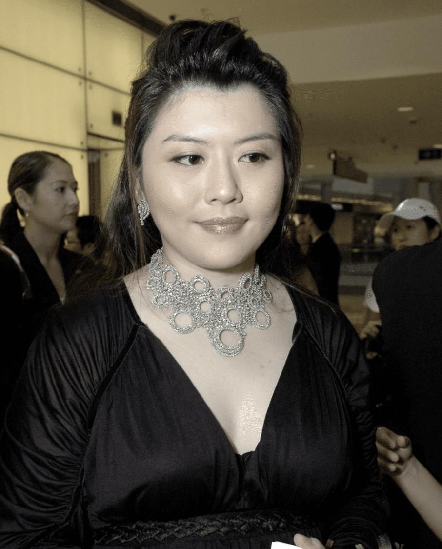 原来向太还有个女儿！又美又争气，长得像熊黛林，现在是企业家