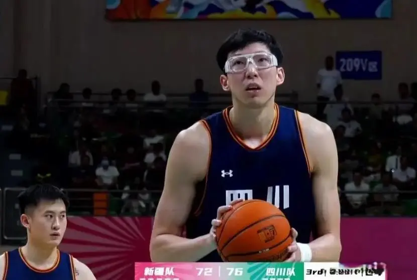 广东全运会男篮名单公布，崔永熙被下放，和徐昕一起打U22