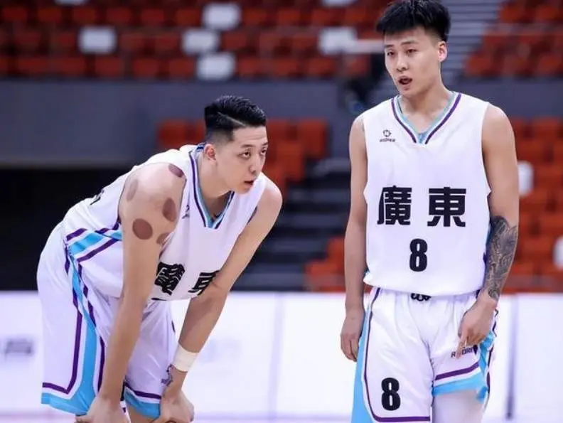 广东全运会男篮名单公布，崔永熙被下放，和徐昕一起打U22