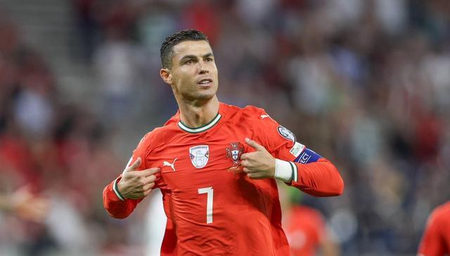 40岁C罗梅开二度封神！独占世预赛射手王，被绝平仍喊出冲冠宣言