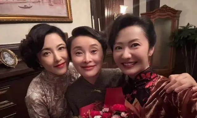 谍战剧配角窦太太火了，杨斯专门设计两种方言，观众都说演活了