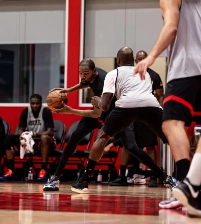 火箭队3连胜！乌度卡主动变阵，大个首发亮相，21岁射手沦为替补