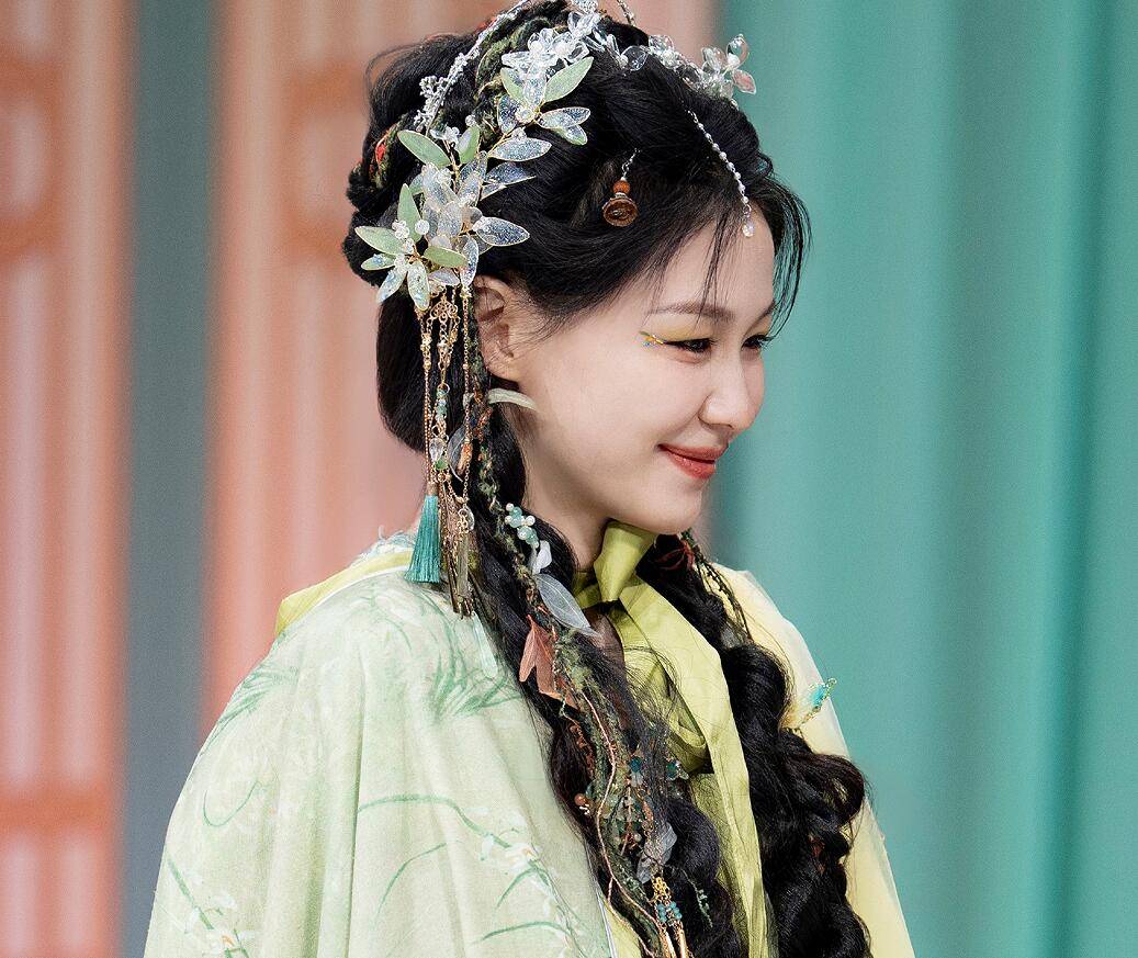 要是没有关晓彤这条热搜，那观众真不知道《王牌》节目组这么该骂