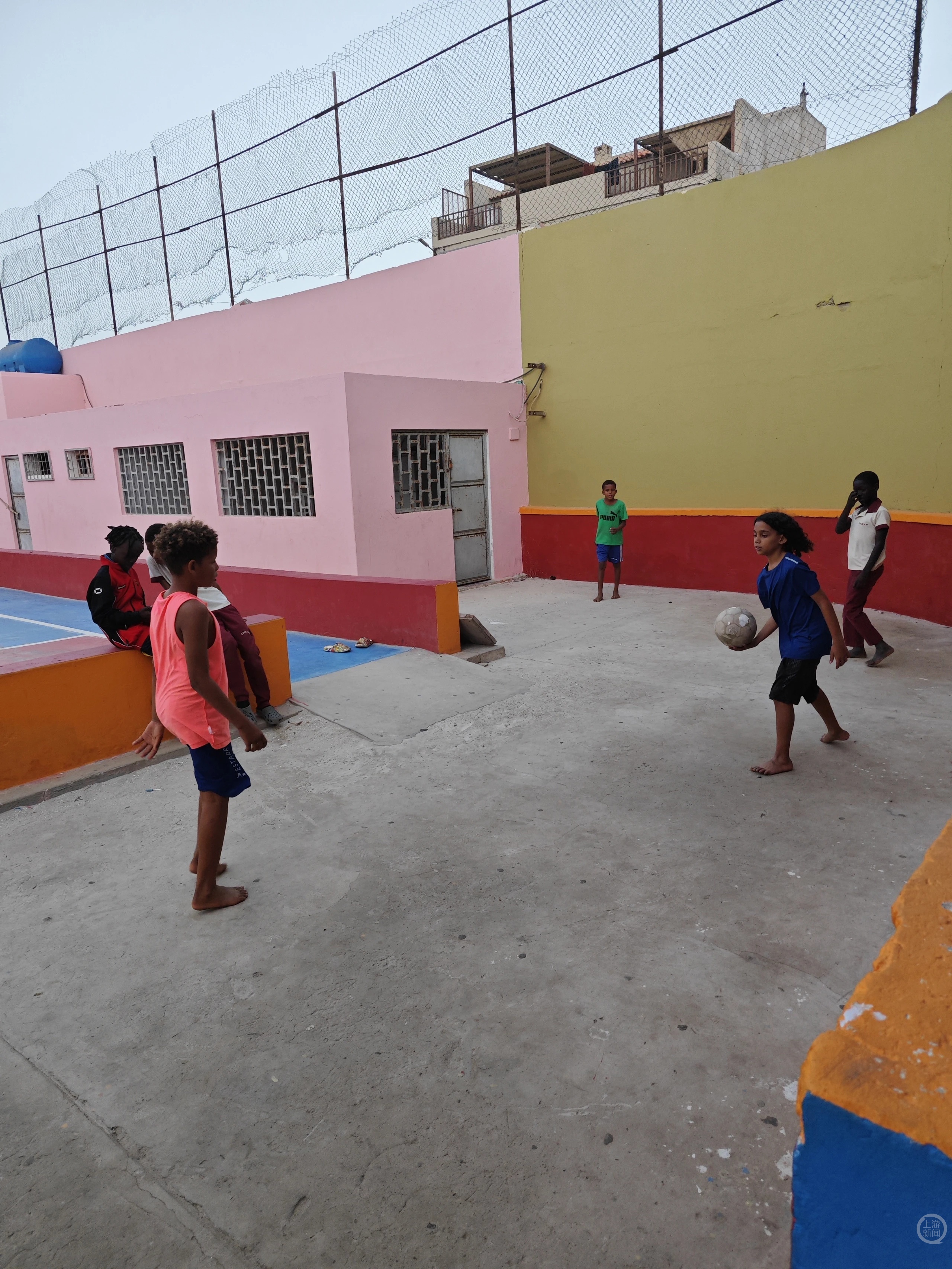 中国前青训教练眼中的佛得角：这里有非洲版“苏超”，联赛冠军能踢中超