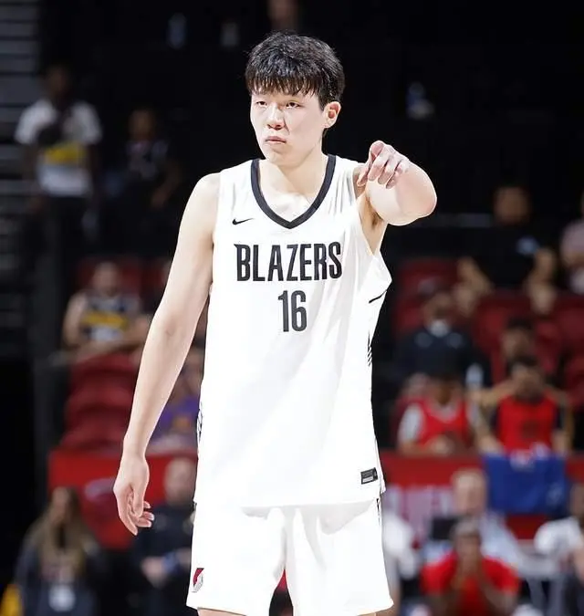 谢泼德4失误！休媒建议火箭4换2朱霍勒迪，杨瀚森9分6板
