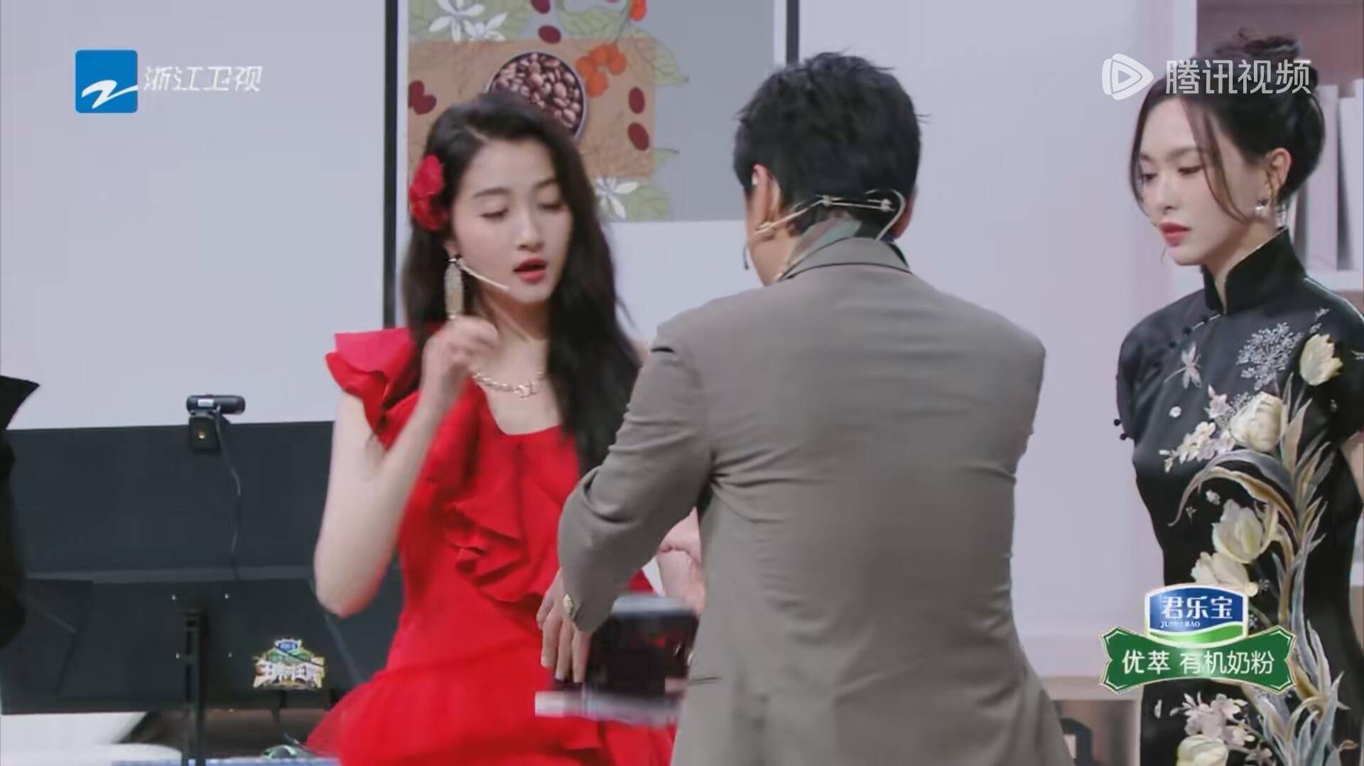 要是没有关晓彤这条热搜，那观众真不知道《王牌》节目组这么该骂