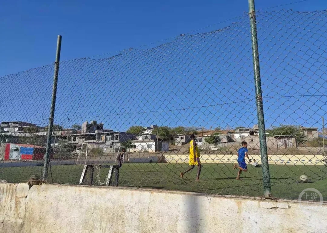 中国前青训教练眼中的佛得角：这里有非洲版“苏超”，联赛冠军能踢中超