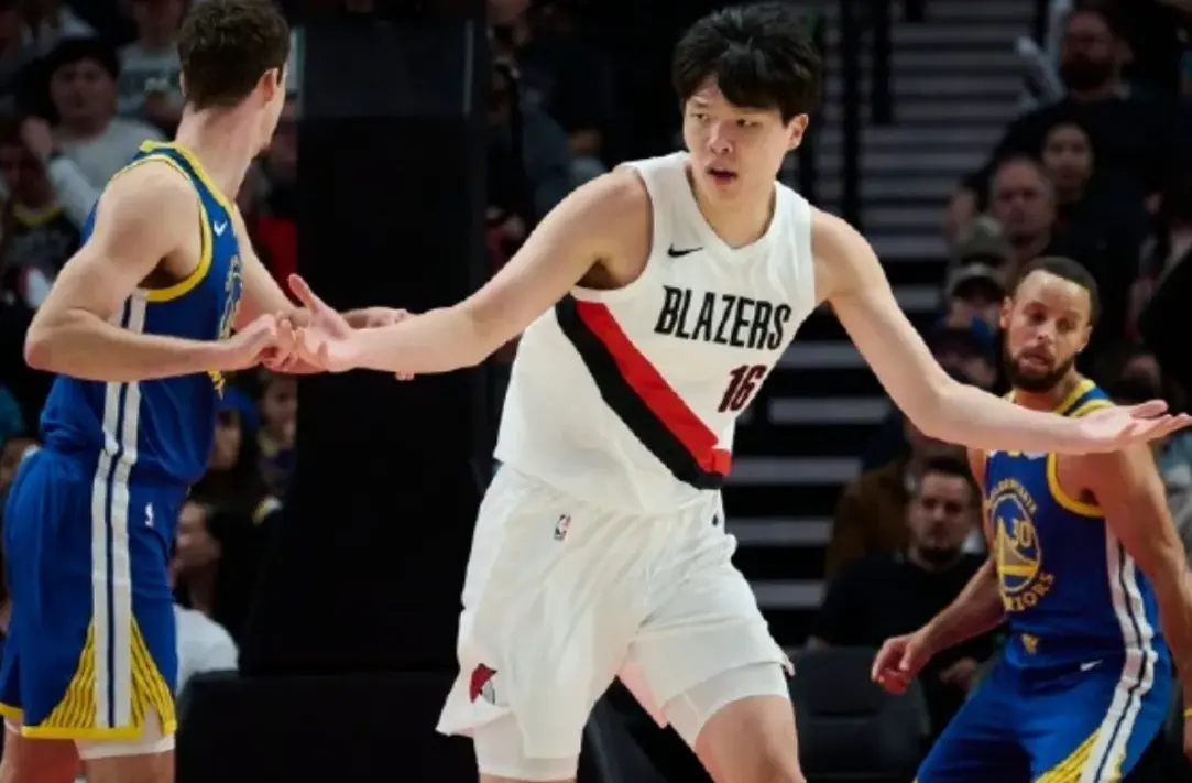 完美晃飞霍福德！杨瀚森再战勇士，明显进步了！