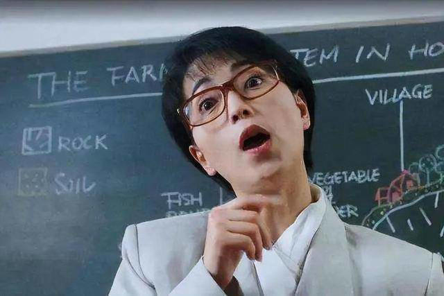 62岁女港星景区打工，曾是周星驰的黄金配角，今却在景区当NPC