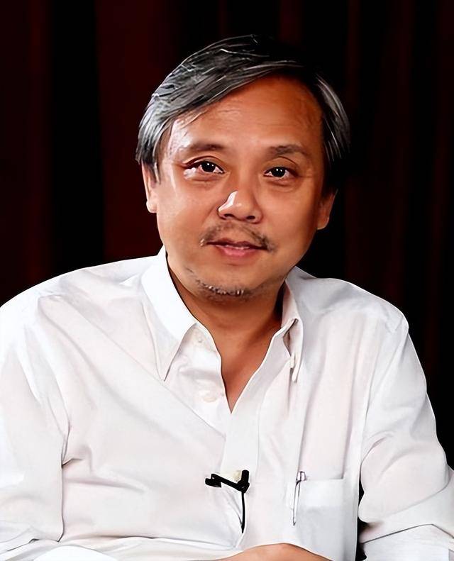 62岁女港星景区打工，曾是周星驰的黄金配角，今却在景区当NPC