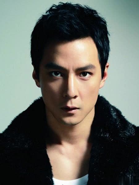 吴彦祖发文谴责女乘客获叫好，网友苦光脚踩座椅乱象久矣