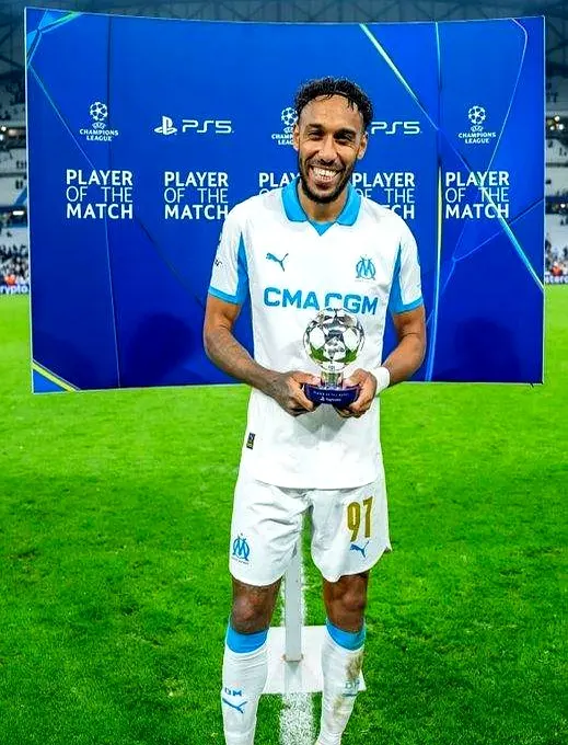 4-3大四喜！36岁非洲锋霸冲击首次世界杯！生涯效力10队狂进413球