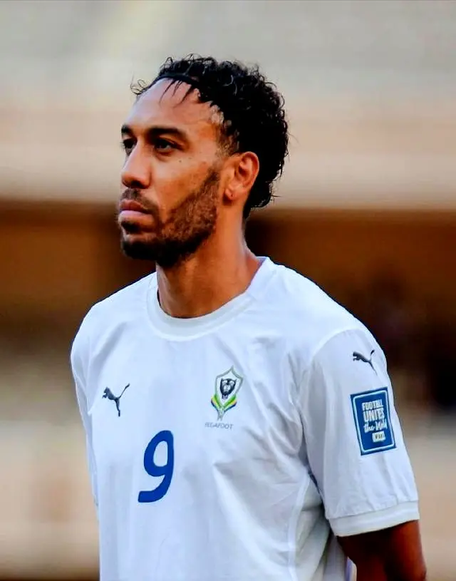 4-3大四喜！36岁非洲锋霸冲击首次世界杯！生涯效力10队狂进413球