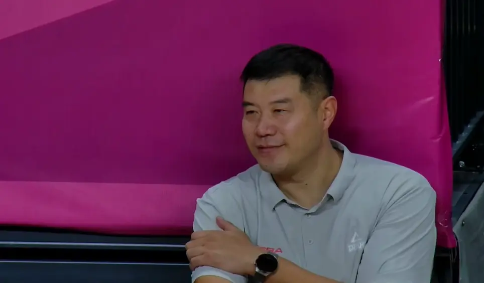 4强全部出炉！山东女篮17分擒劲敌，万颖颖14+12，翟若云空砍16+5