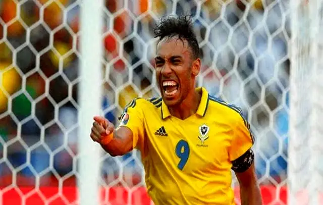 4-3大四喜！36岁非洲锋霸冲击首次世界杯！生涯效力10队狂进413球