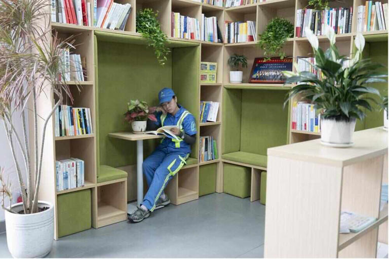 环卫工人节将至，广州黄埔新款环卫驿站“上岗”