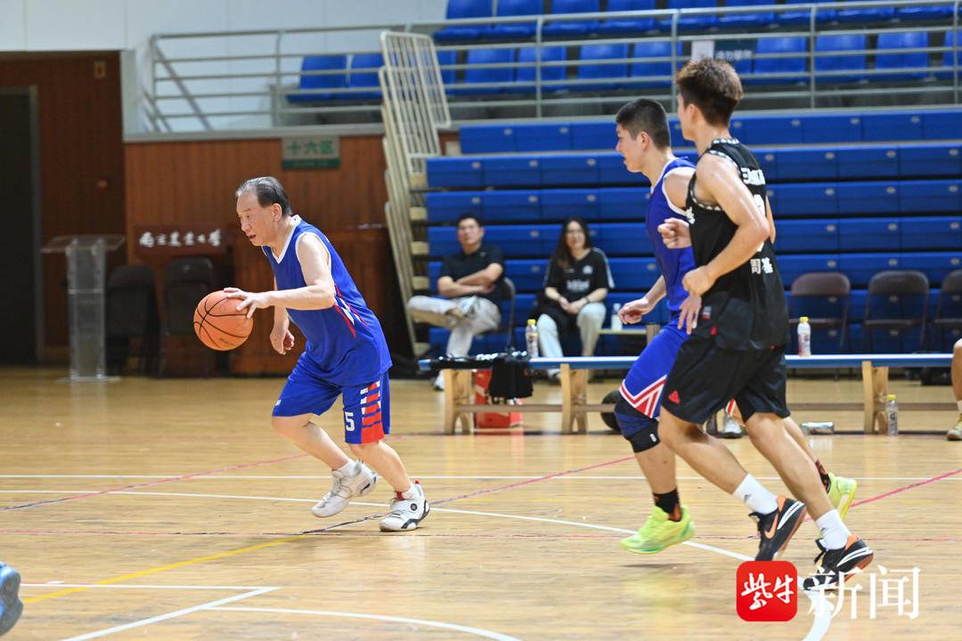 南农68岁院士的“三分球”绝了！这堂篮球思政课燃爆！