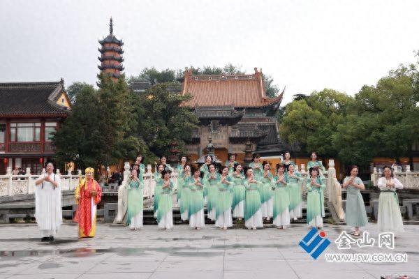 集体手舞致敬经典