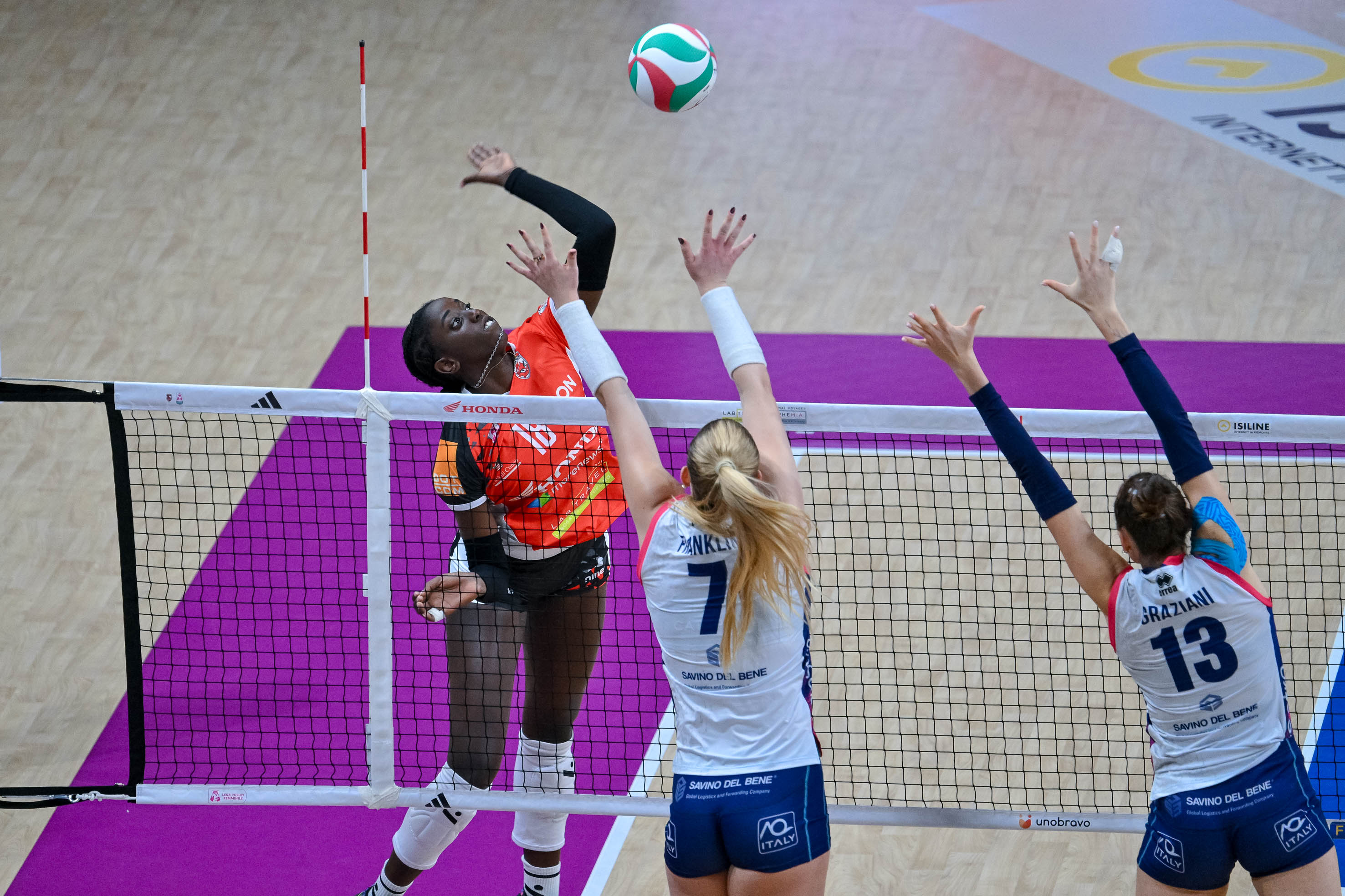 10-25！意甲女排爆出最大冷门 争冠豪门被横扫 吞赛季首败