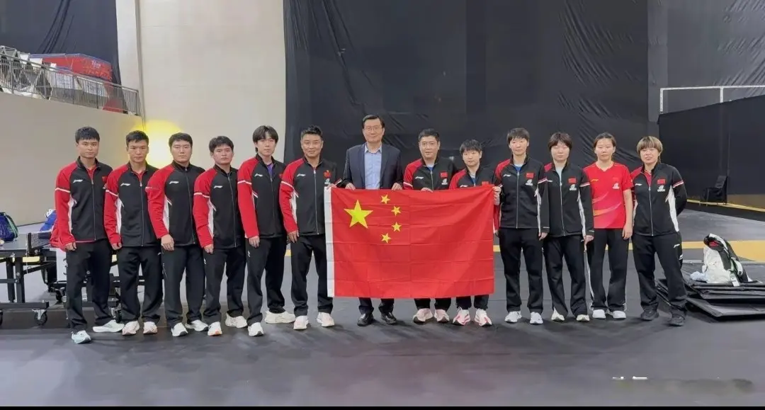 向鹏发，中国乒乓球队是最棒的，梁靖崑、林诗栋、曹巍来互动