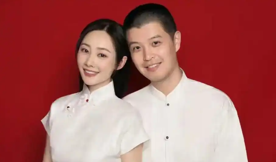 马頔李纯婚后带家人吃饭，马妈妈罕见出镜气质优雅，婆媳关系融洽让人羡慕