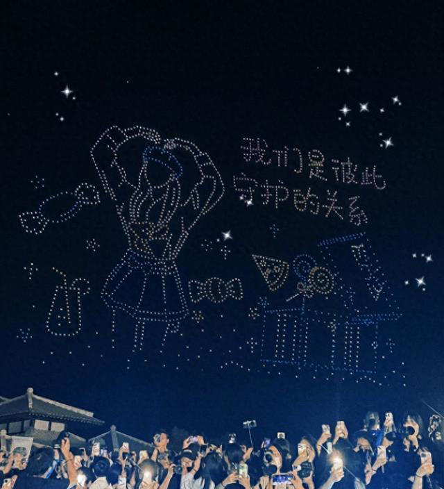 一场生日宴见真章！赵丽颖的江湖地位被戳穿，冯绍峰当年一字未错